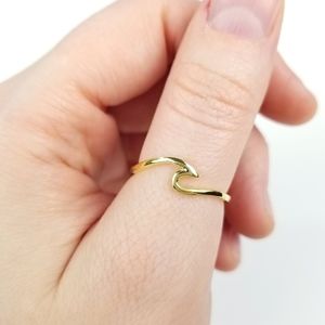 The {A Simple Wave Ring} .925 Silver + Ylw Gold